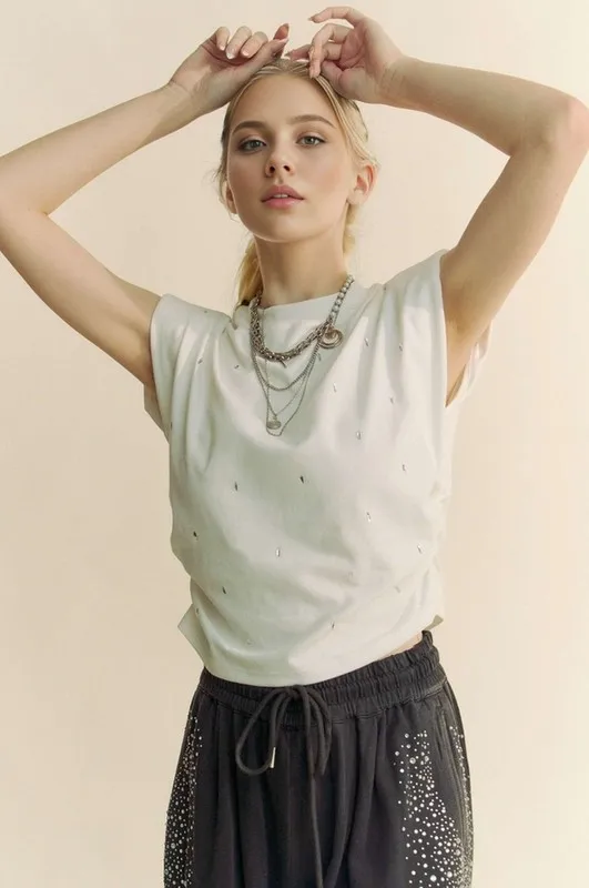 Davi & Dani Solid Mock Neck Short Sleeve Jewel Crop Top - Lositime