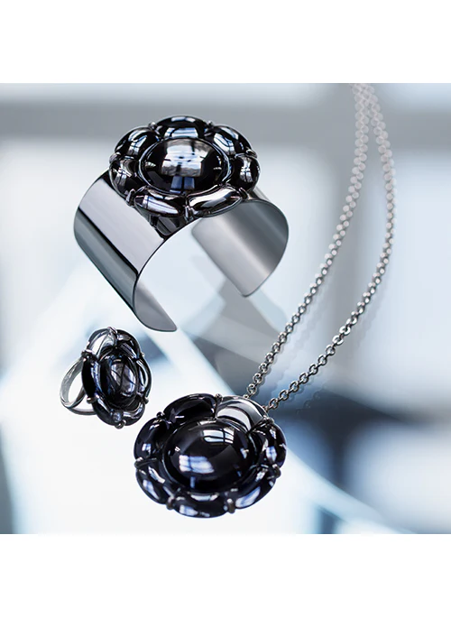 B FLOWER Band Crystal Ring - Lositime